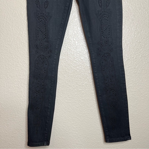 Nevermind Exclusively for Paper Fox Jeans 🔴 - Picture 3 of 10